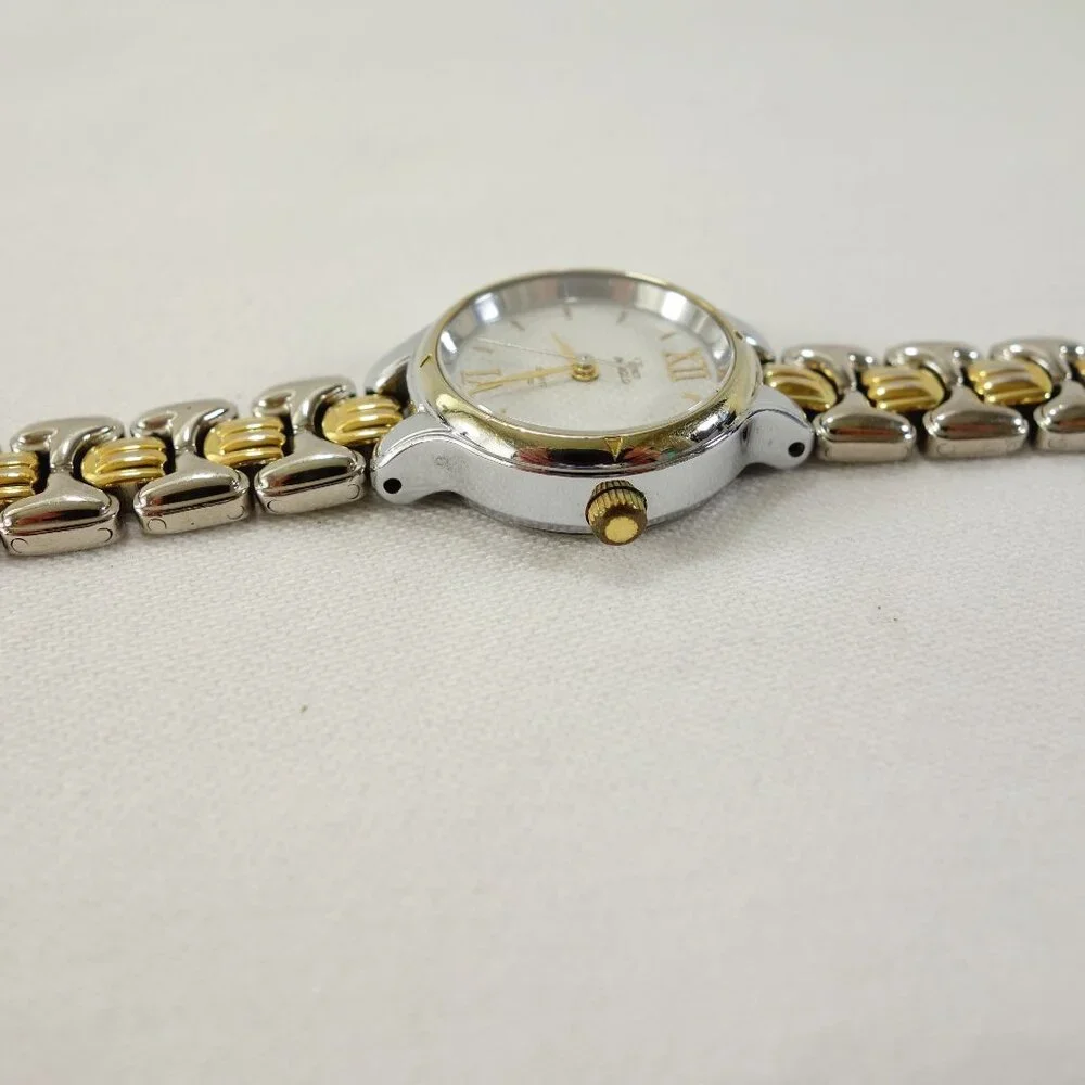 Classic Timex Indiglo Women's Two Tone Bracelet Quartz Watch‎ New Battery